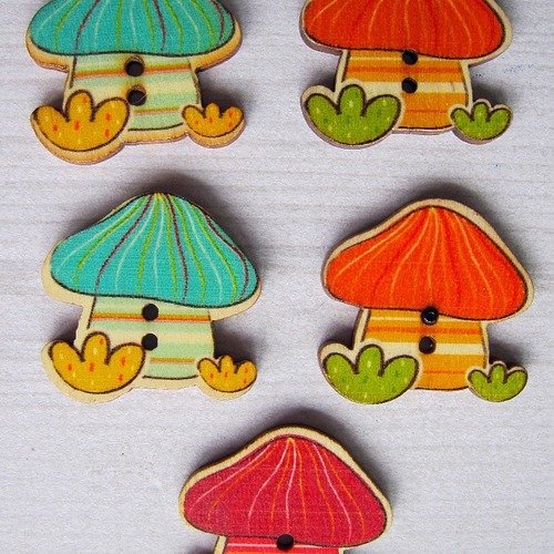 Lot de 5 boutons en bois très colorés "champignon " (4) ( couleur  mixte )