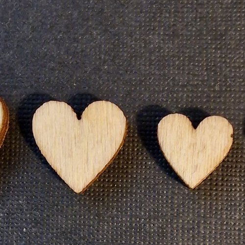 Lot de 4 petits cœurs en bois brut