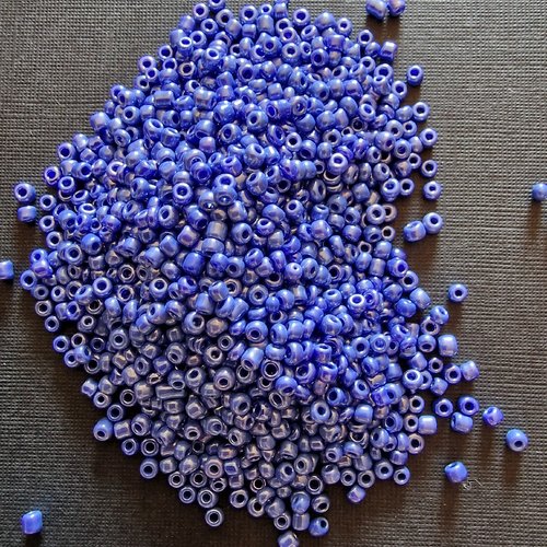 Perles rocailles en verre de 2 mm - bleu irise