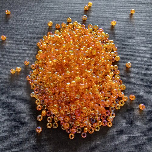 Perles rocailles en verre de 3 mm - orange irise