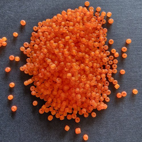 Perles rocailles en verre de 3 mm - orange givre