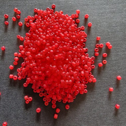 Perles rocailles en verre de 3 mm - rouge givre