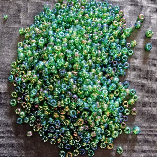 Perles rocailles en verre de 3 mm - bleu vert irise