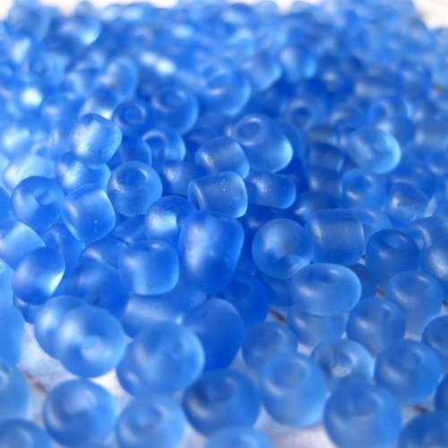 Perles rocailles en verre de 4 mm ( couleur 4 )
