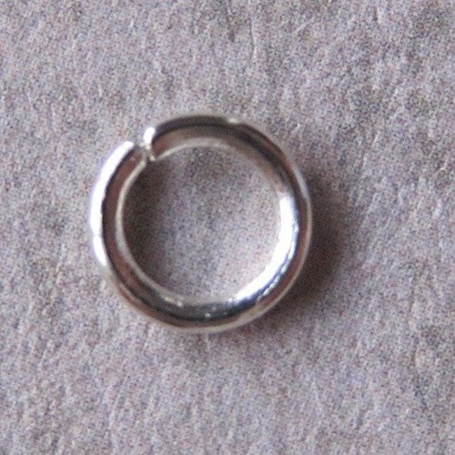 Lot de 30 anneaux en métal argenté - 4 mm