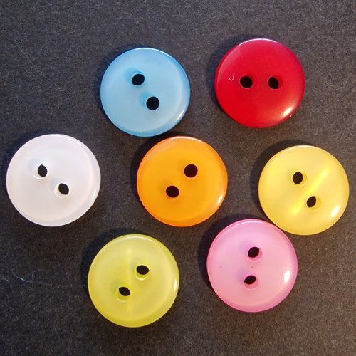 Lot de 5 boutons ronds unis acrylique ( couleur mixte )