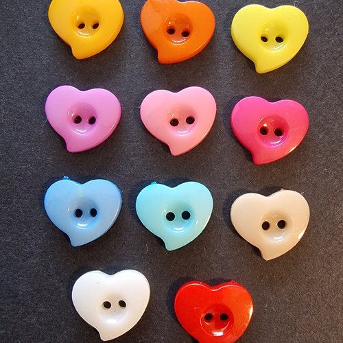 Lot de 6 boutons acrylique cœurs multicolore
