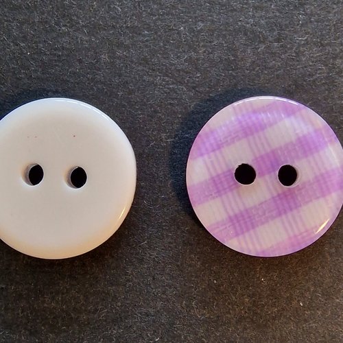 Lot de 4 boutons acryliques - lilas