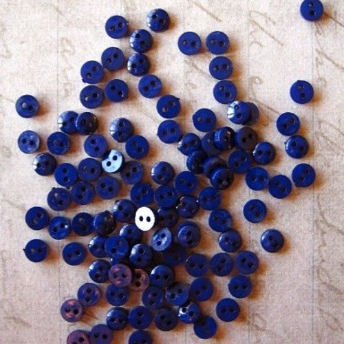 Lot de 10 très petits boutons ronds bleus foncés acrylique 6mm