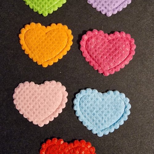 Lot de 10 cœurs en feutres appliques embellissements multicolores