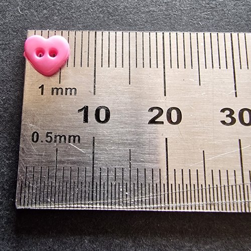Lot de 10 très petites boutons acrylique cœurs