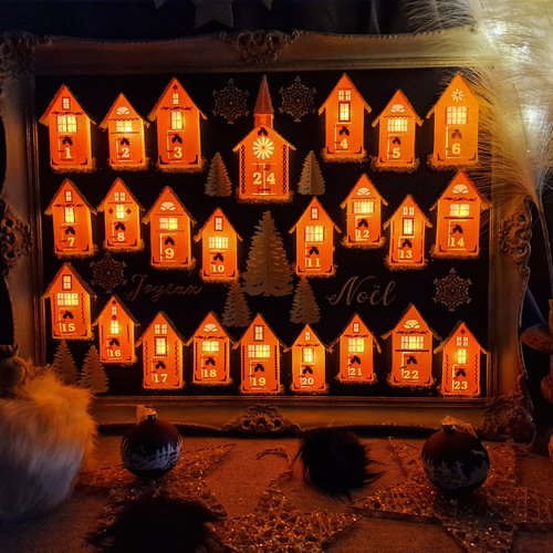 Grand calendrier de l'avent fait main - petites maisons lumineuses