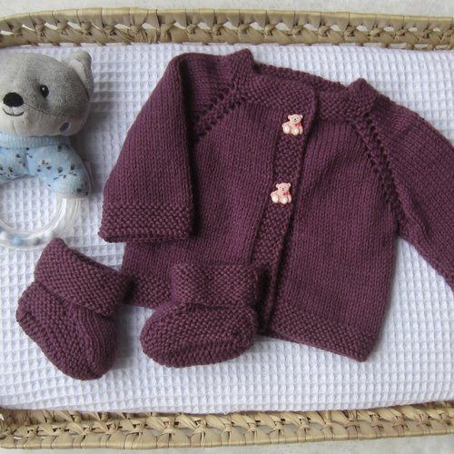 Ensemble veste/gile et chaussons tricot 0/1 mois coloris lie de vin