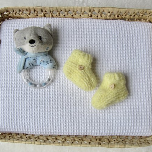 Chaussons naissance coloris jaune