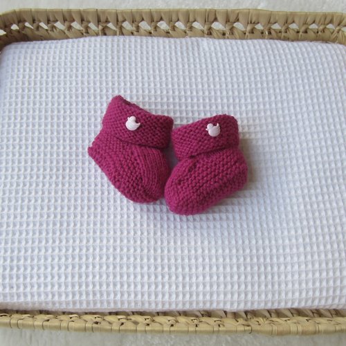 Chaussons 0/1 mois coloris rose fuschia