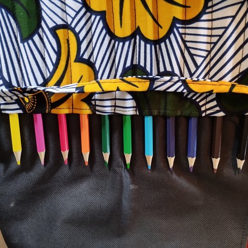 Y2 - 001 : trousse à crayon enroulable en wax