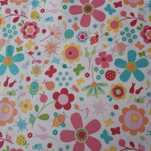 Tissu patchwork  - flore et insectes  - coupon 45 x 55 cm