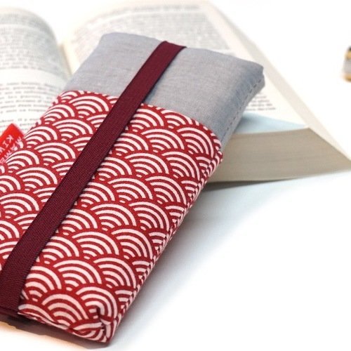Pochette rouge portable tissu japonais, etui sur mesure, coque iphone et smartphone à poches, housse téléphone sushis, cadeau femme