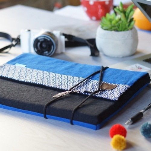 Housse ordinateur portable 14" tissu japonais, etui macbook pro 13, lenovo, asus,  sur mesure, lin bleu marine et velours