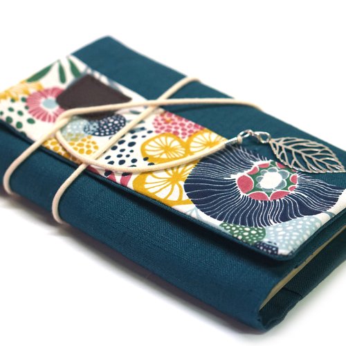 Protège livre poche adaptable avec rabat en lin turquoise et tissu fleuri, couverture livre grand format, cadeau femme