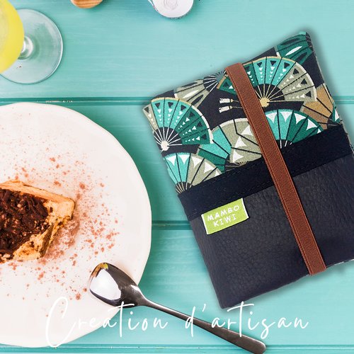 Petit portefeuille porte-cartes en imitation cuir noir avec tissu japonais et élastique – accessoire artisanal fait main