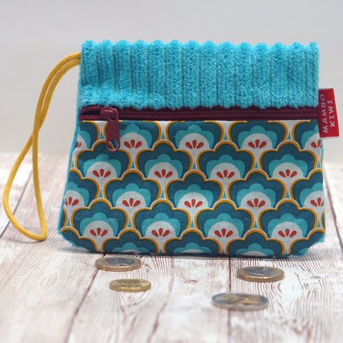 Pochette fleurs rétro en velours avec dragonne - cadeau femme noël