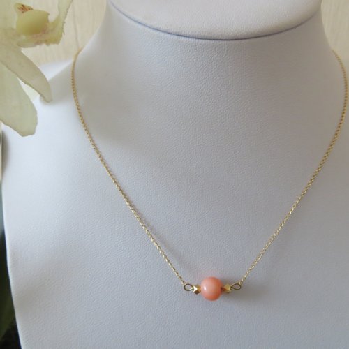 Collier perle corail  rose avec chaîne en gold filled ;