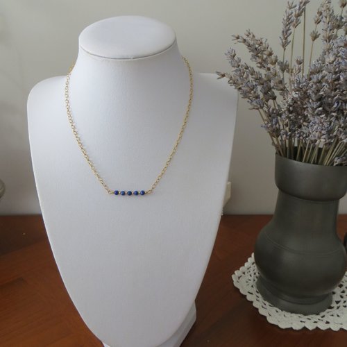Collier lapis lazuli avec chaîne en gold filed ;