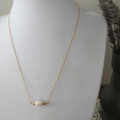 Collier perle d'eau douce avec chaîne en gold filed ;