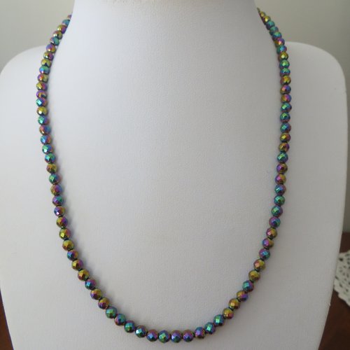 Collier minimaliste en hématite rainbow  et argent 925 .