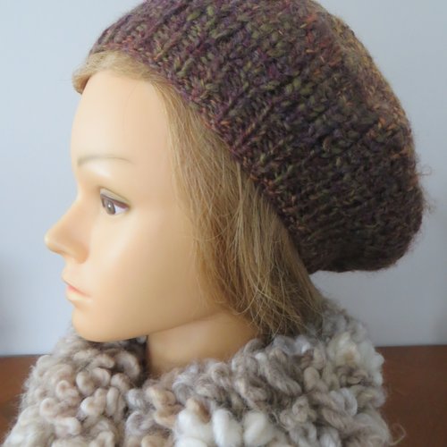 Beret  tundra degradé de marron , tricoté main.