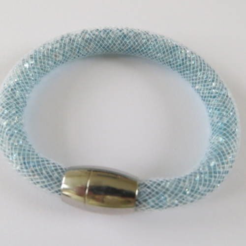Bracelet résille tubulaire blanc ,fermoir inox . 