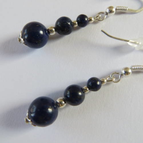 Boucles d'oreilles perles  lapis lazuli grade  et argent 925.