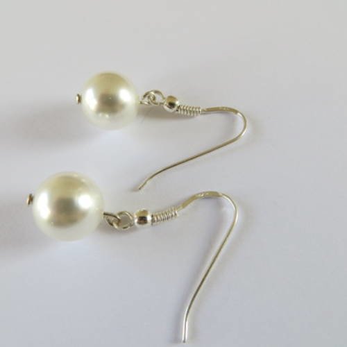 Boucles d'oreilles argent 925 et  perles  de majorque nacrée blanc .