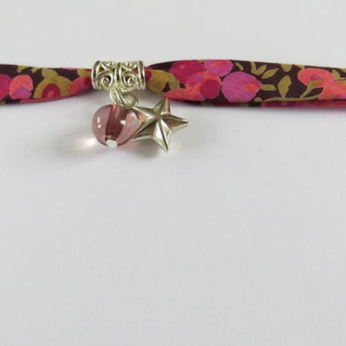 Bracelet liberty dégradé de bordeaux et de rose avec breloque métal et perle .