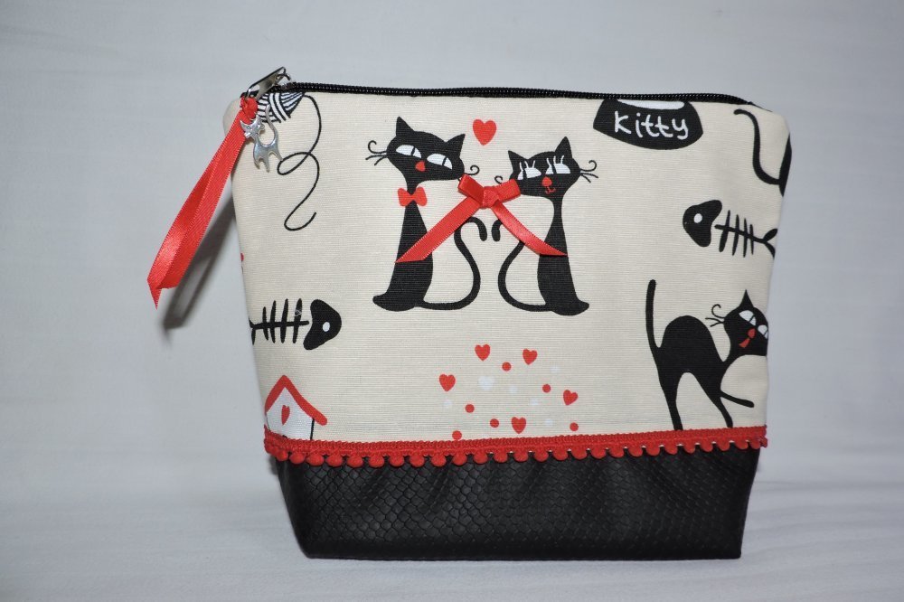 Trousse De Toilette Chats Un Grand Marche