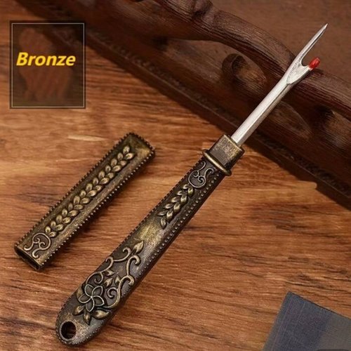 Un découseur portable rétro et outil manuel de broderie pour la couture et l'artisanat - disponible en plusieurs couleurs