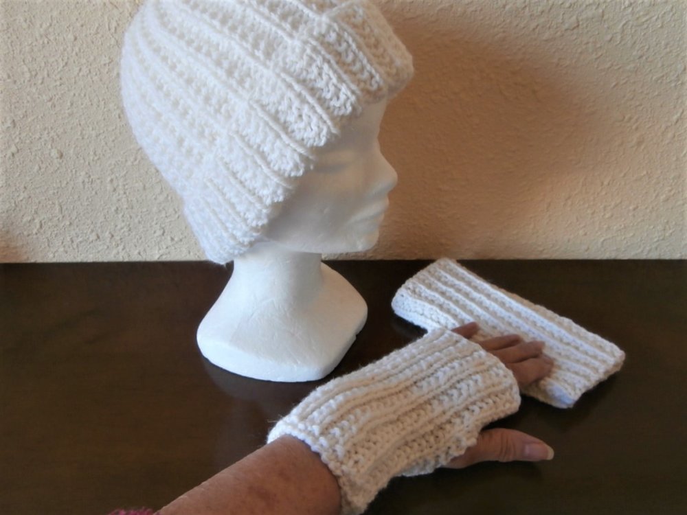 Ensemble bonnet net écharpe + gant - 24 mois