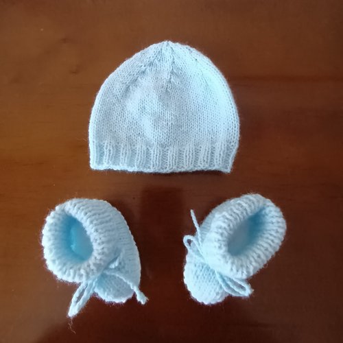 Ensemble bonnet + chaussons bleu ciel naissance (0/1 mois)