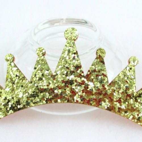Couronne à paillettes dorées