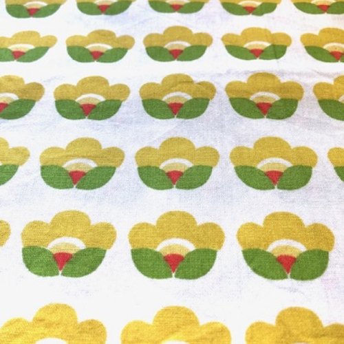 Coupon de tissu "feuilles de choux" vert et jaune - 50 x 106cm