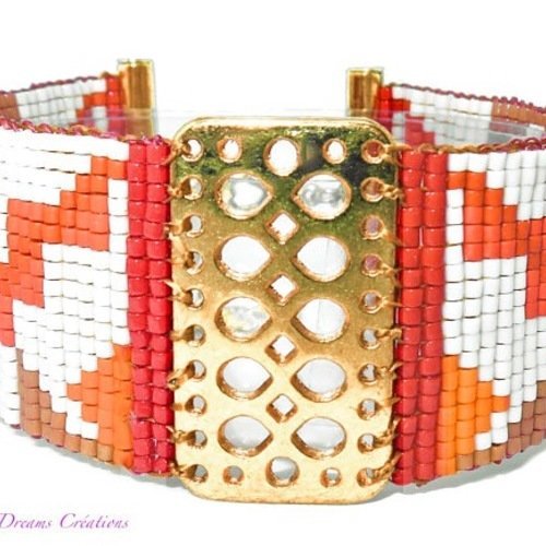 Bracelet intercalaire doré ajouré et aux motifs mexicain rouges ,oranges, crèmes en perles tissées, des delicas miyuki