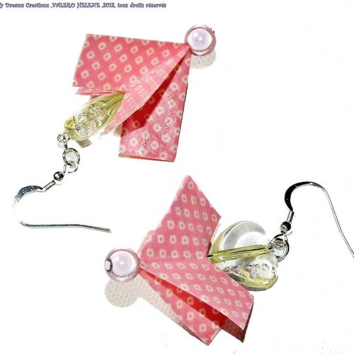 Boucles d'oreilles  coeurs roses ,vanille,,origami