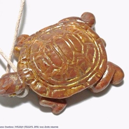 Collier pendentif tortue brune dorée, nacrée, fimo 