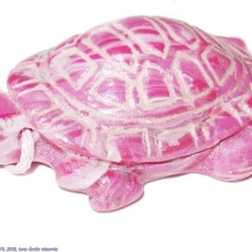 Collier pendentif tortue rose, nacrée, fimo 