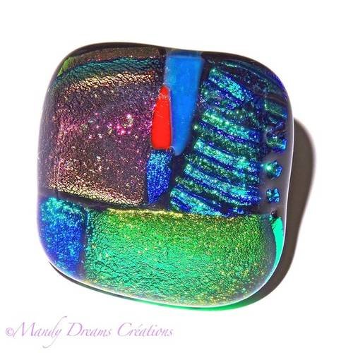 Bague lumineuse, cabochon carré  multicolore  verre dichroïque fait main,pièce unique