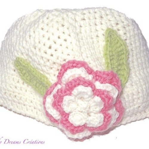 Bonnet bébé  blanc écru et sa fleur rose et blanche , laine ,taille 2/3 mois ,crocheté main,modèle unique