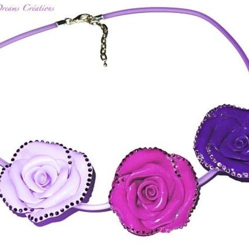 Collier romance , roses en fimo  et strass cristal  ,violet,lilas,fuchsia sur cordon creux lilas