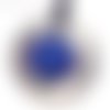 Collier  lumineux, pendentif soleil pétillant cabochon fusing, bleu, en verre dichroïque, fait main,pièce unique