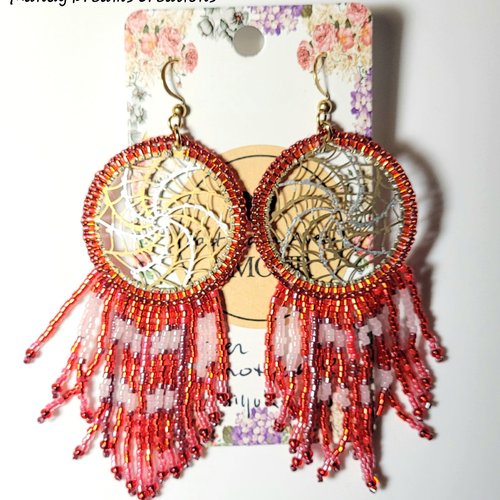 Boucles d'oreilles  attrapes rêves,style amérindien, lumineuses,en delicas miyuki rouge,orange,laiton .
